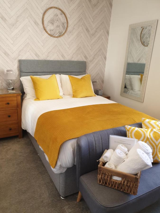 Glascoed Guest House Ландъндо Екстериор снимка