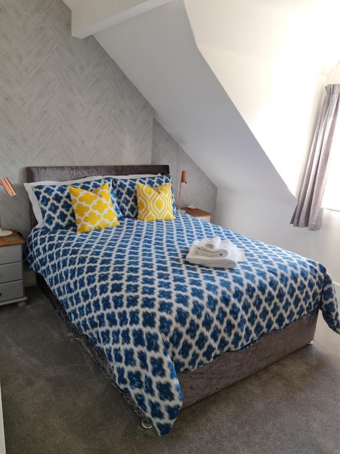 Glascoed Guest House Ландъндо Екстериор снимка