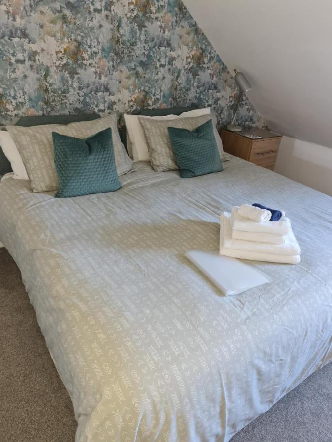 Glascoed Guest House Ландъндо Екстериор снимка