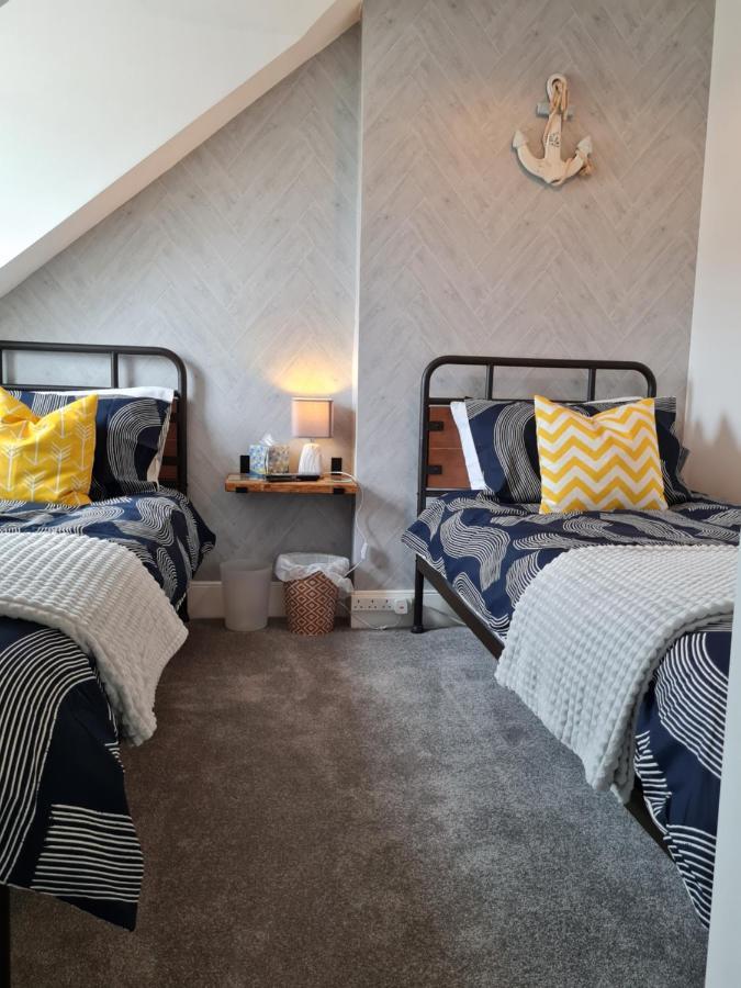Glascoed Guest House Ландъндо Екстериор снимка