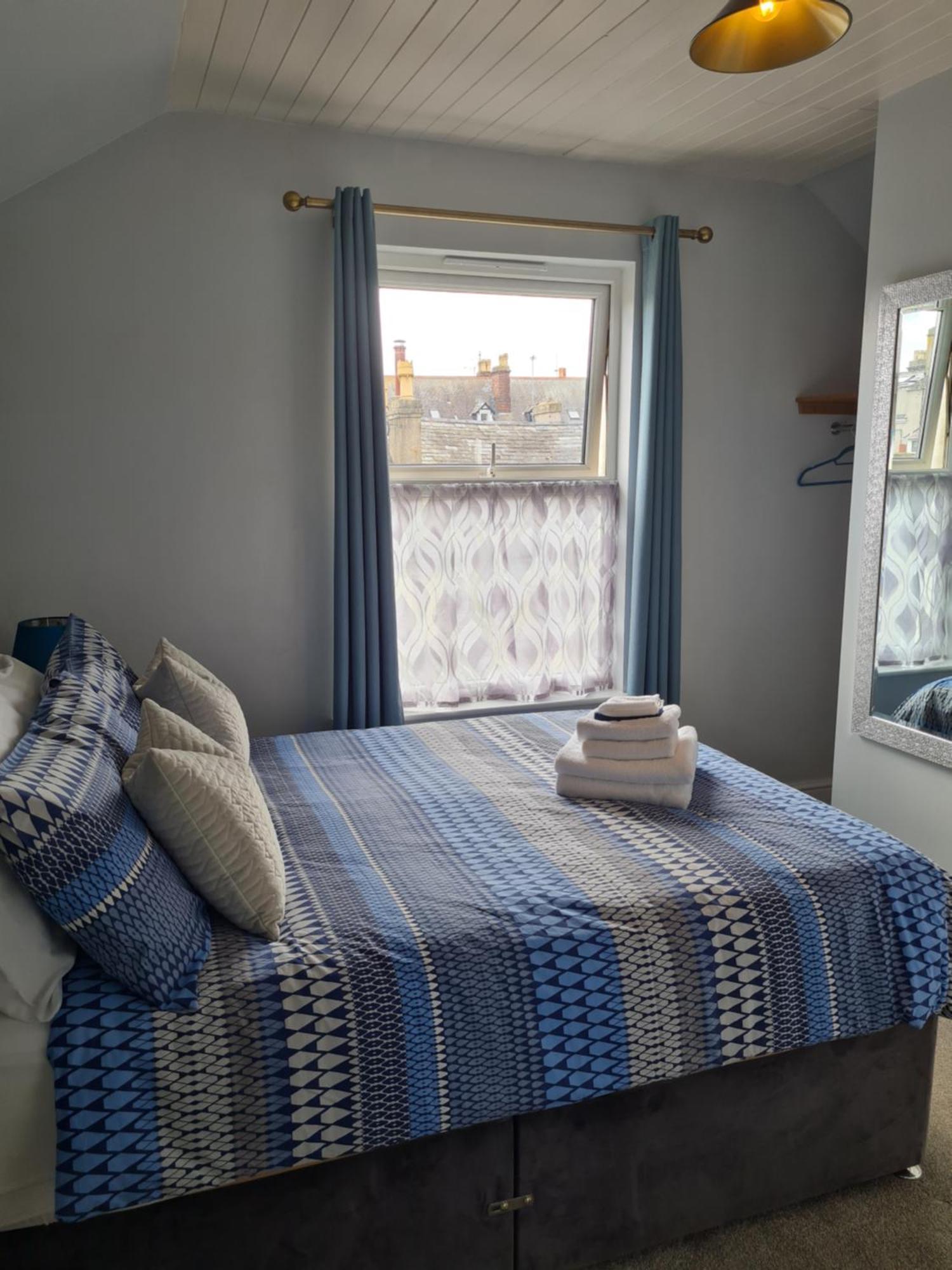 Glascoed Guest House Ландъндо Екстериор снимка