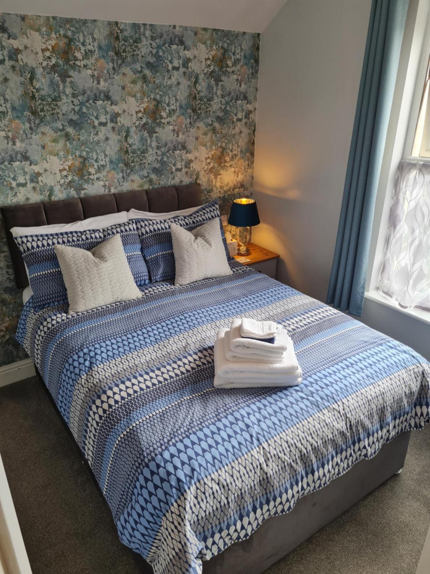 Glascoed Guest House Ландъндо Екстериор снимка
