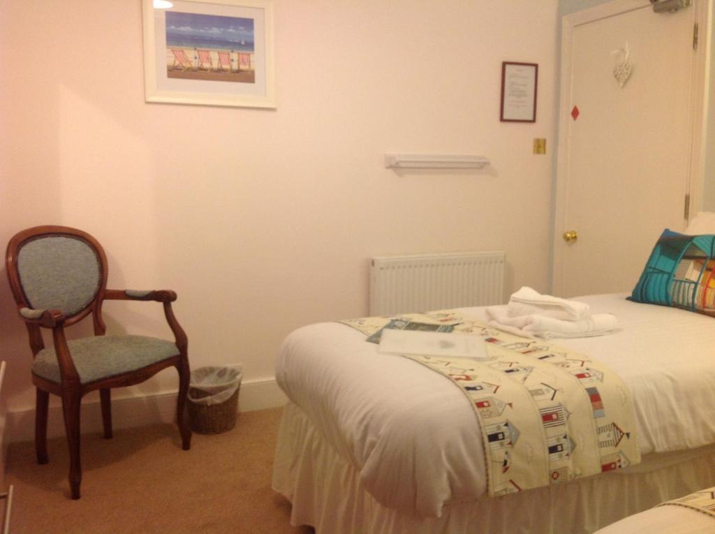 Glascoed Guest House Ландъндо Стая снимка