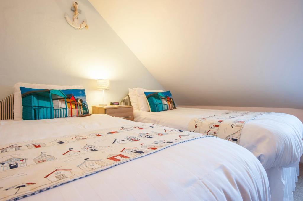 Glascoed Guest House Ландъндо Стая снимка