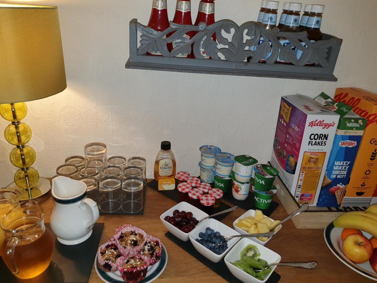Glascoed Guest House Ландъндо Екстериор снимка